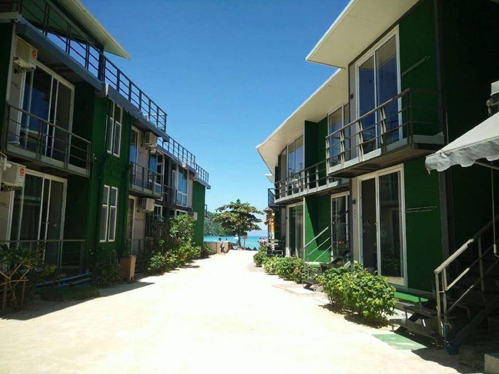 The Beacha Club Hotel Phi Phi-öarna Exteriör bild