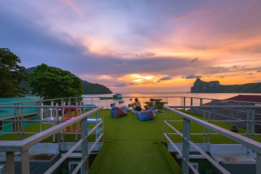 The Beacha Club Hotel Phi Phi-öarna Exteriör bild