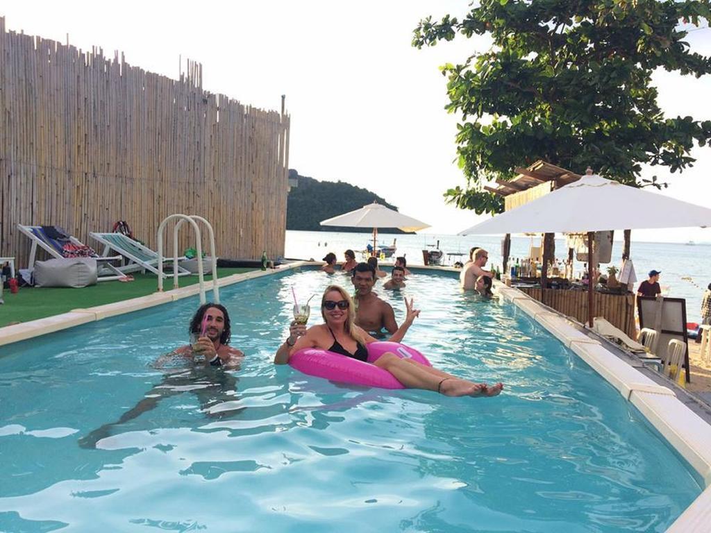 The Beacha Club Hotel Phi Phi-öarna Exteriör bild